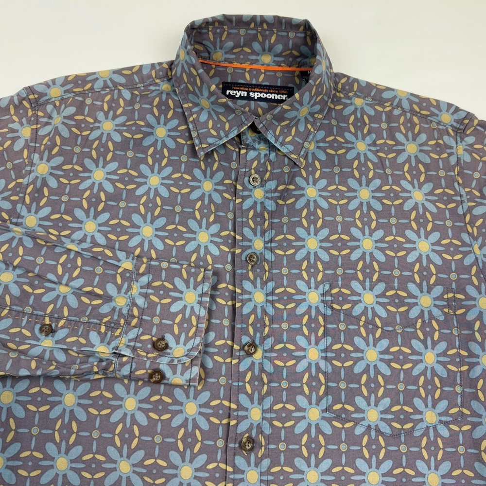 Reyn Spooner Mens Floral Button Down Shirt Sz Medium Long Sleeve Hawaiian A7